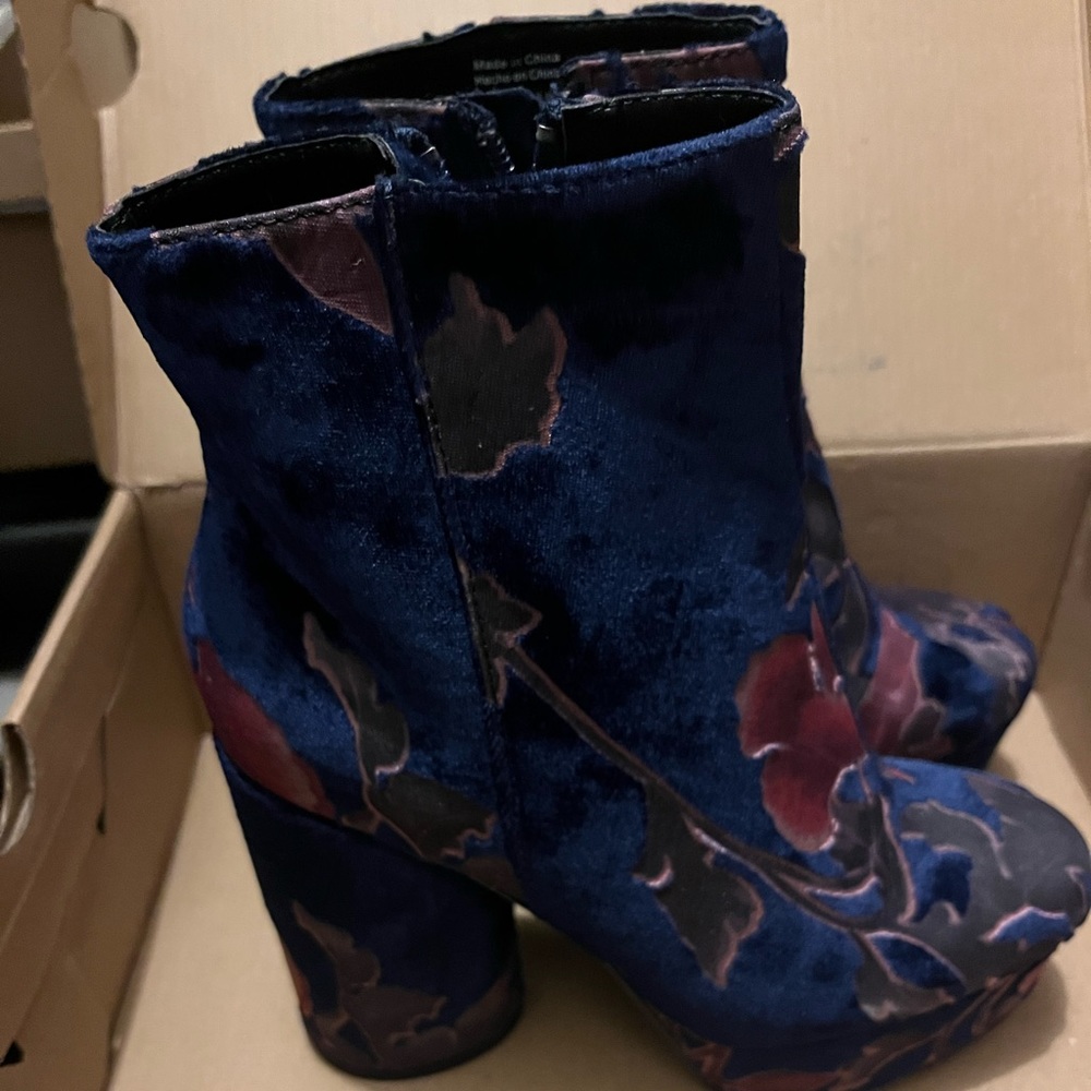 Call it Spring women boots size 6 never worn with box